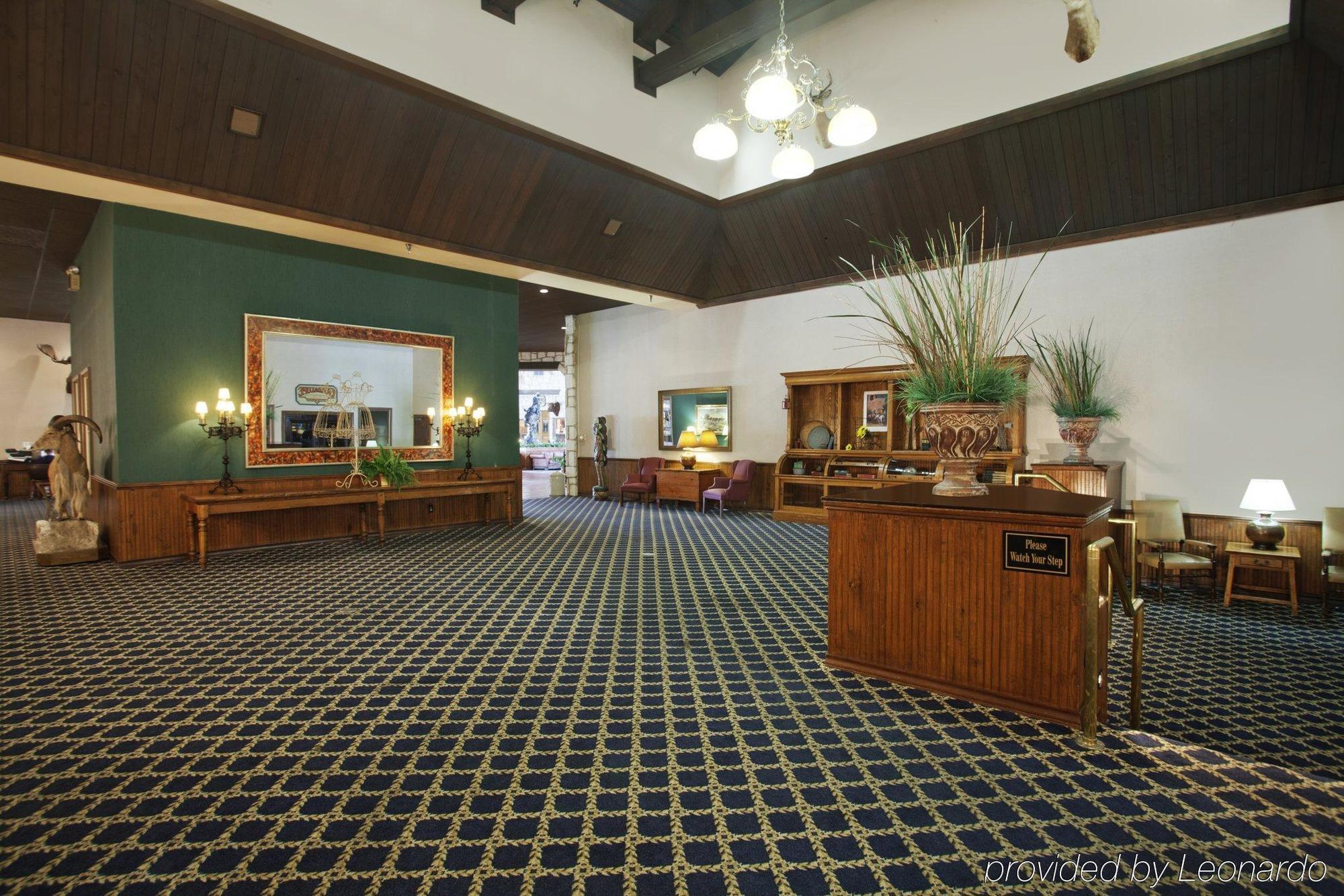 Y O Ranch Hotel And Conference Center Кервилл Интерьер фото