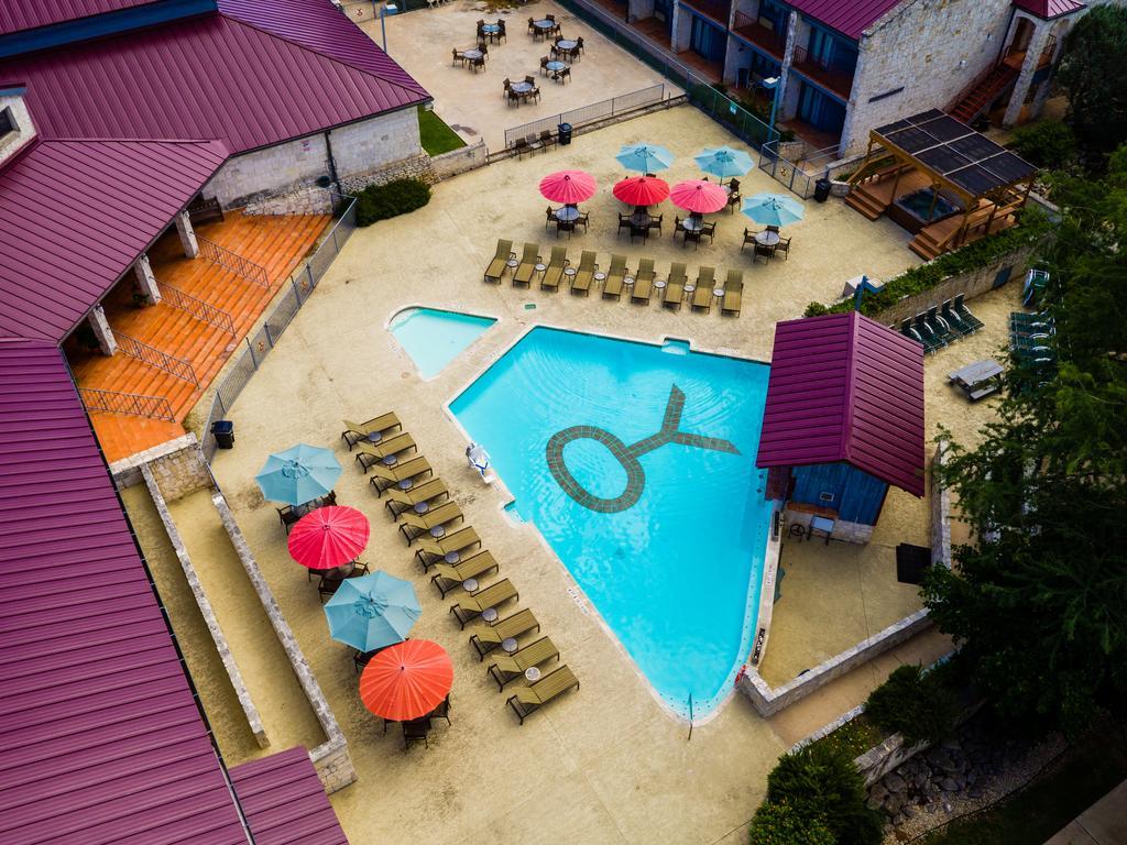 Y O Ranch Hotel And Conference Center Кервилл Экстерьер фото