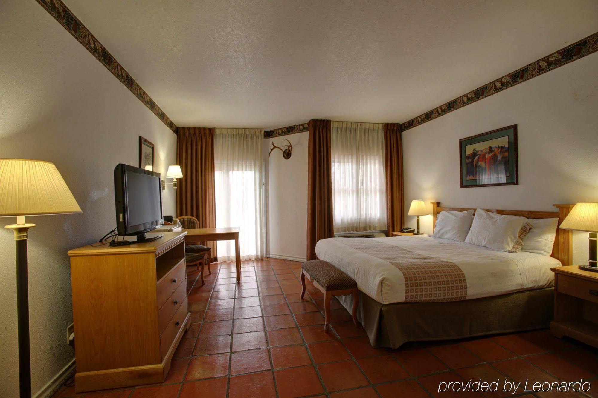 Y O Ranch Hotel And Conference Center Кервилл Экстерьер фото