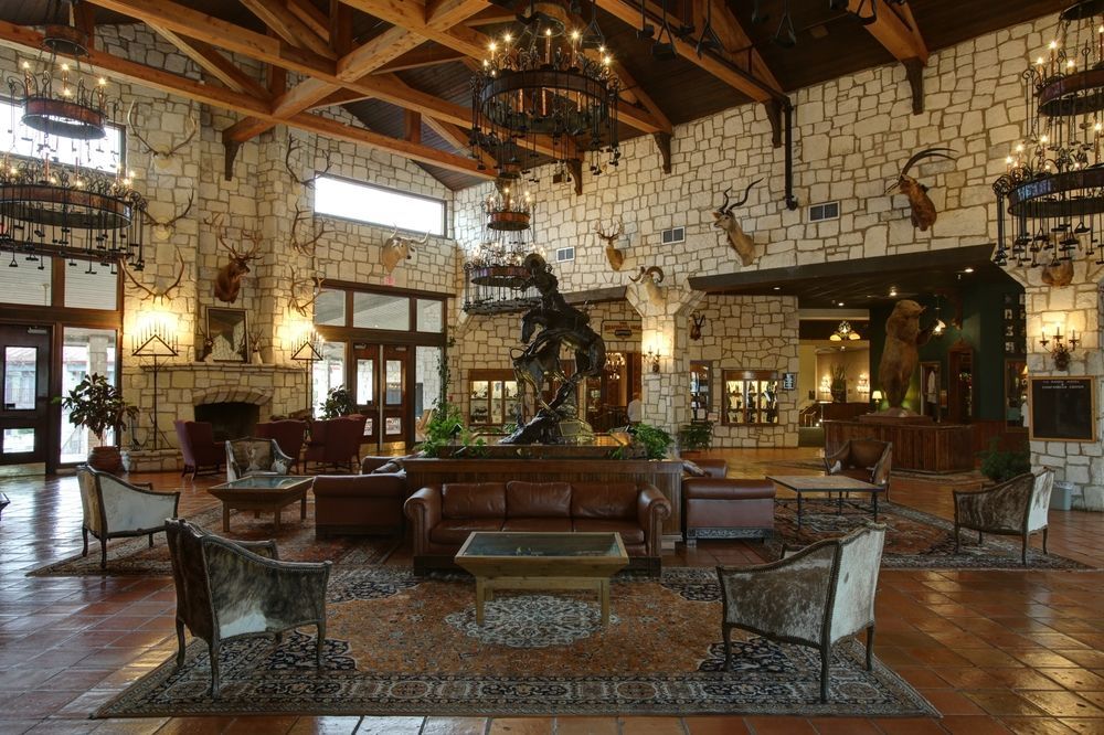 Y O Ranch Hotel And Conference Center Кервилл Экстерьер фото