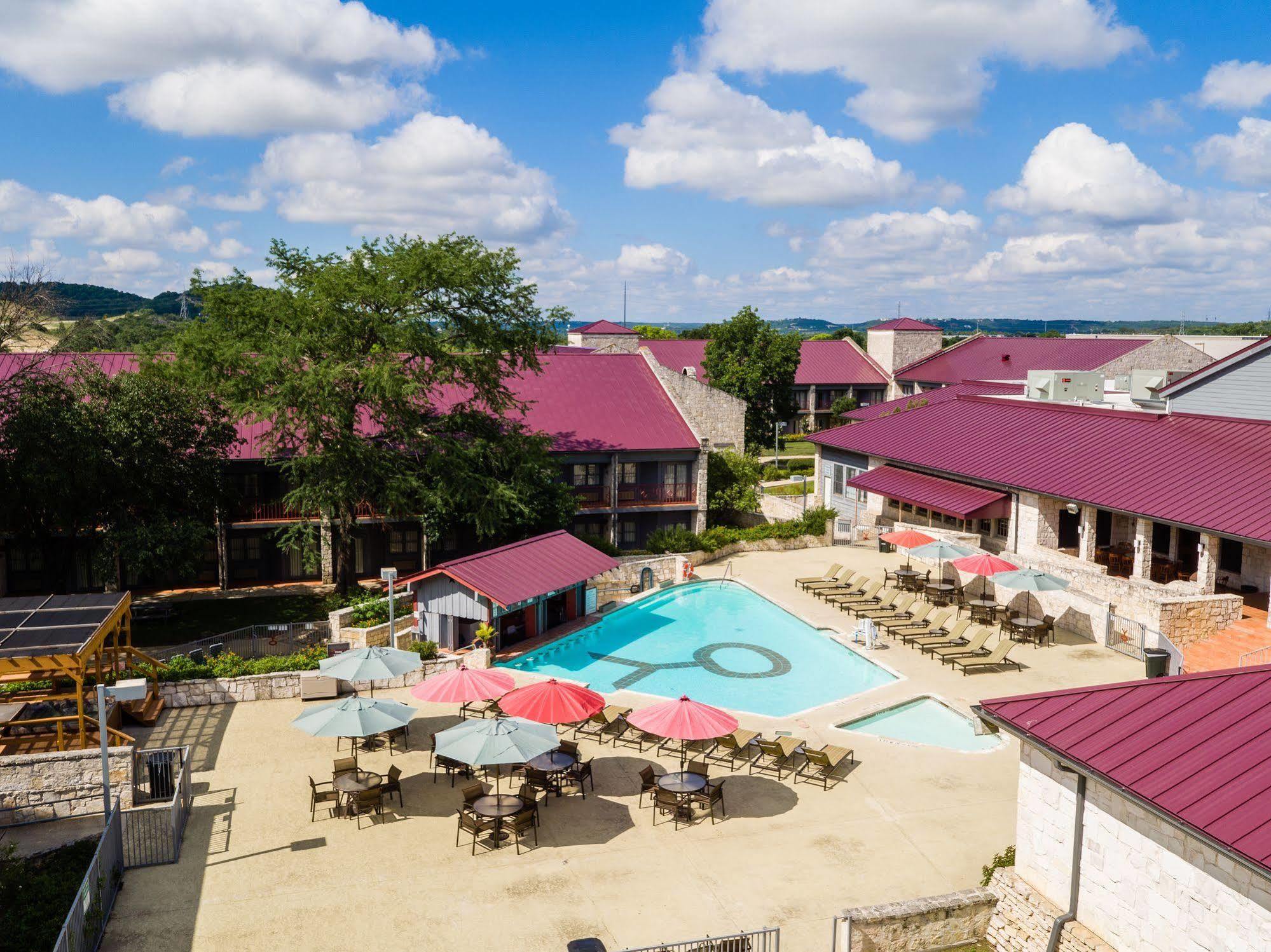 Y O Ranch Hotel And Conference Center Кервилл Экстерьер фото