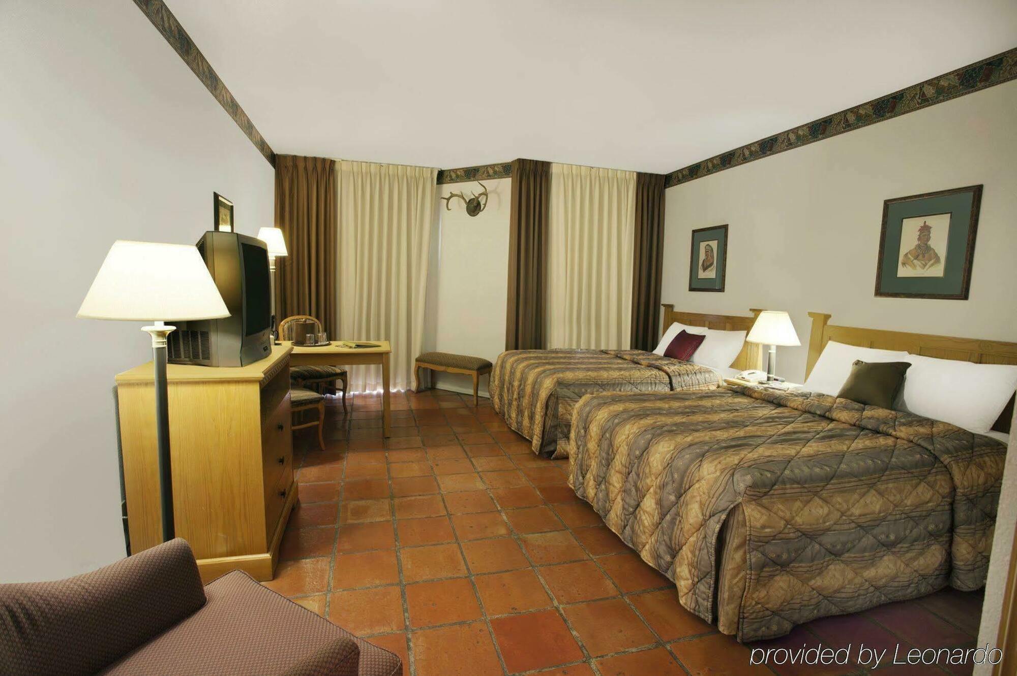 Y O Ranch Hotel And Conference Center Кервилл Экстерьер фото